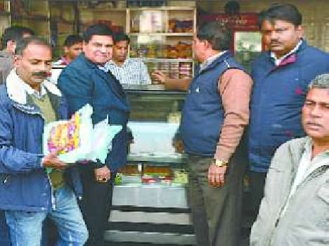 Campaign against polythene, a half quintals recovered